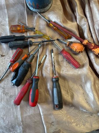 Lote de Destornilladores Planos y Estrella