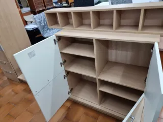 Mueble TV modular madera y blanco