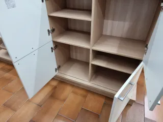 Mueble TV modular madera y blanco