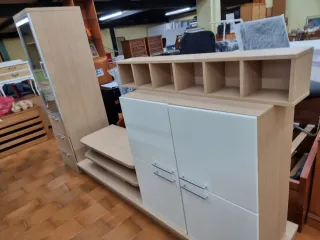 Mueble TV modular madera y blanco