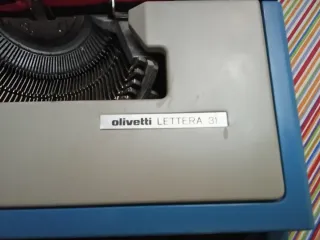 Máquina de coser Olivetti Lettera 31