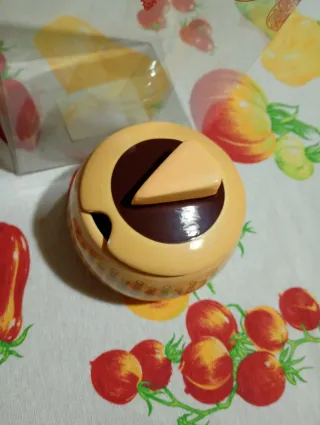 Formaggiera in ceramica con coperchio