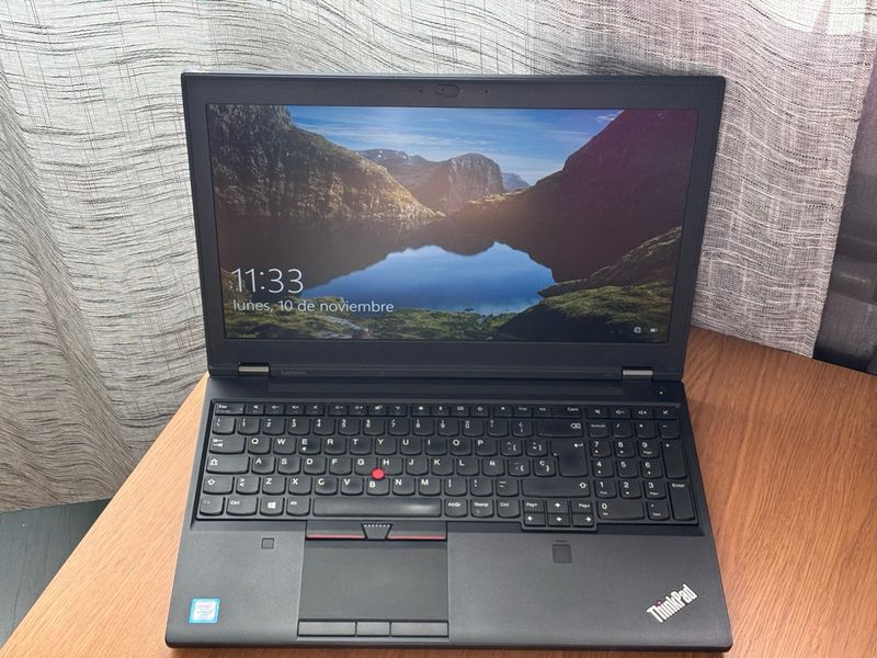 Lenovo Thinkpad P51 i7 7820HQ - 16GB -M2200M 4GB