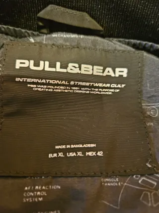 Chaqueta Bomber Pull&Bear NASA Negra