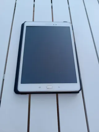 Tablet Samsung más funda más cargador