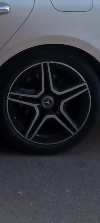 Llantas AMG 18 originales con Neumáticos al 90%