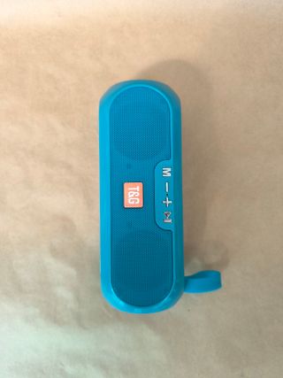 Altavoz Bluetooth portátil con panel solar - Nuevo