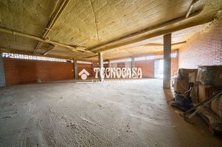 Local comercial en alquiler en Pº Zorrilla - Cuatro de Marzo en Valladolid