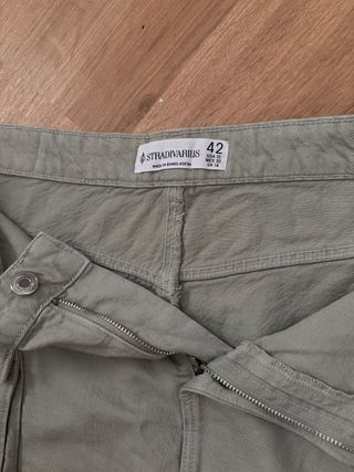 Falda cargo verde Stradivarius Talla 42