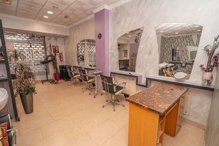 Local comercial en venta en Linares
