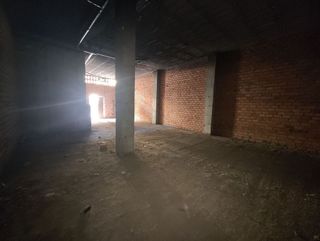 Local comercial en venta en Linares