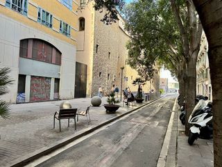 Local comercial en venta en El Raval en Barcelona