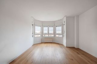 Piso en alquiler en Costillares en Madrid