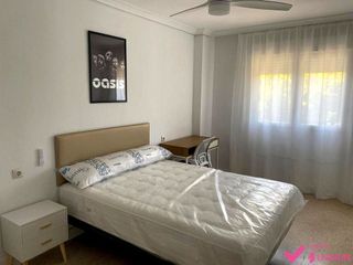 Piso en alquiler en El Juncal - Av. de la Paz en Sevilla