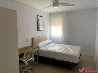 Piso en alquiler en El Juncal - Av. de la Paz en Sevilla