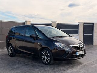 Opel Zafira Tourer 2012