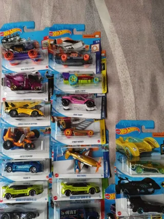 Colección 25 Hot Wheels TH