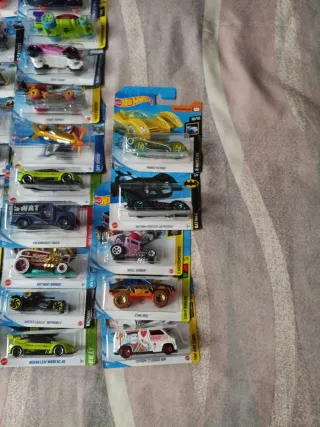 Colección 25 Hot Wheels TH