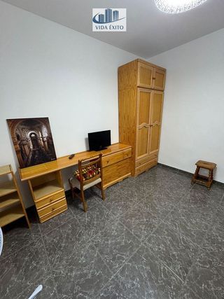 Piso en alquiler en Hospital en Jaén