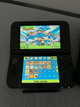 Nintendo New 3DS XL Negra + Funda Pikachu + Lapiz