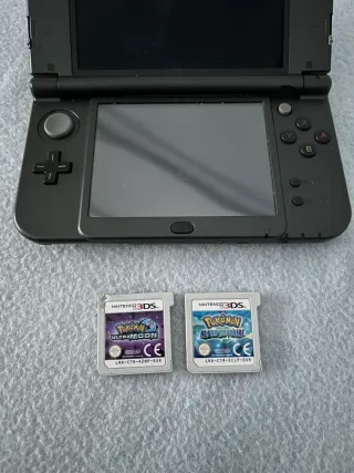 Nintendo New 3DS XL Negra + Funda Pikachu + Lapiz