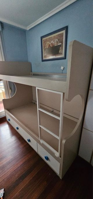 Cama litera con cajones