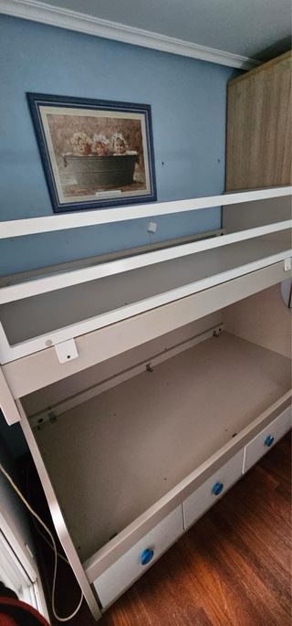 Cama litera con cajones