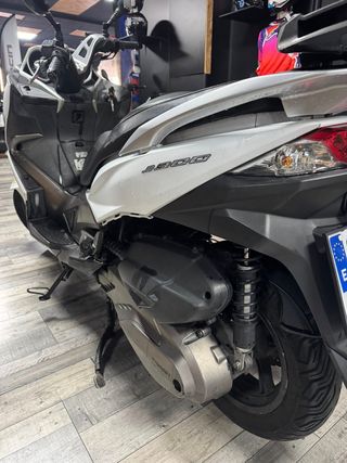 KAWASAKI J 300 2015 .