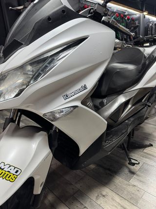 KAWASAKI J 300 2015 .