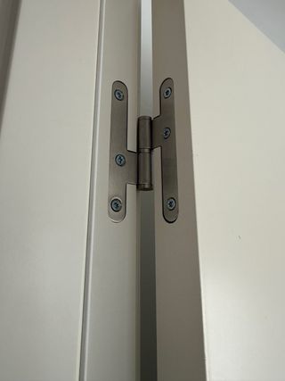 Puerta blanca obra nueva