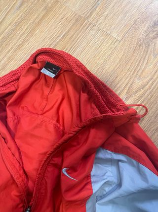 Chaqueta Nike Roja y Gris