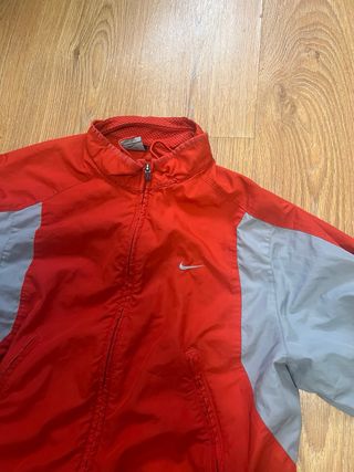 Chaqueta Nike Roja y Gris