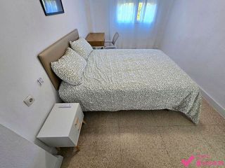 Piso en alquiler en El Juncal - Av. de la Paz en Sevilla