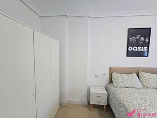 Piso en alquiler en El Juncal - Av. de la Paz en Sevilla