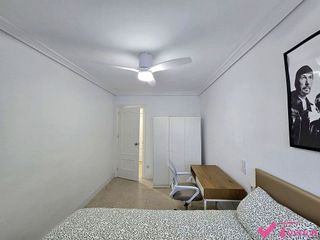 Piso en alquiler en El Juncal - Av. de la Paz en Sevilla