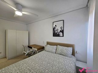 Piso en alquiler en El Juncal - Av. de la Paz en Sevilla