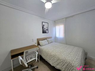 Piso en alquiler en El Juncal - Av. de la Paz en Sevilla