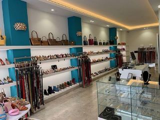 Local comercial en alquiler en Playa de la Fontanilla en Marbella