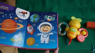 Lote juguetes bebé sonajero, maracas jirafa libro