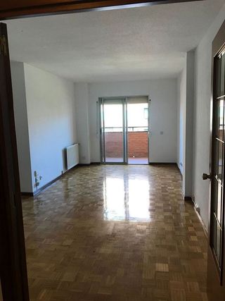 Piso en alquiler en Peñagrande en Madrid