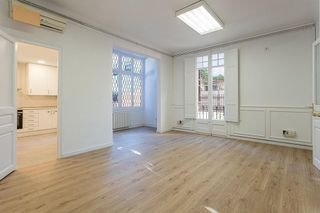 Oficina en alquiler en Les Tres Torres en Barcelona