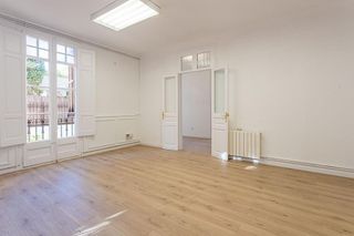 Oficina en alquiler en Les Tres Torres en Barcelona