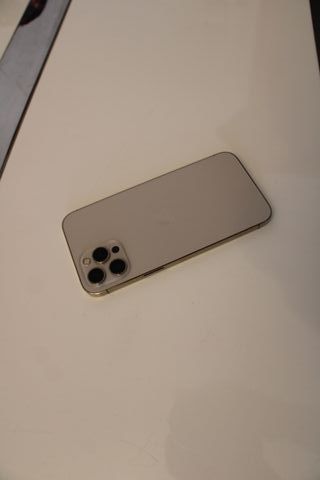 iPhone 12 Pro Max dorado