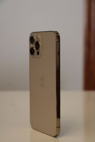 iPhone 12 Pro Max dorado