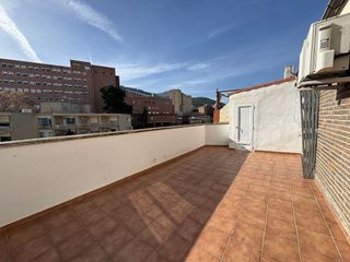 Ático en alquiler en Hospital en Jaén