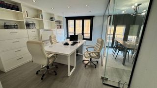 Oficina en alquiler en Mercado en Alicante