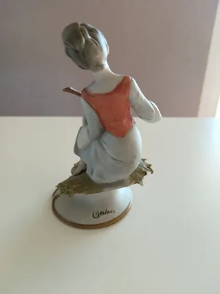 Statua Capodimonte donna con liuto