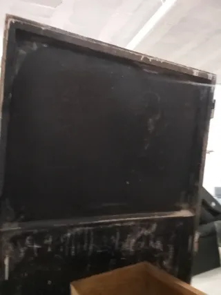 Puerta de hierro antigua