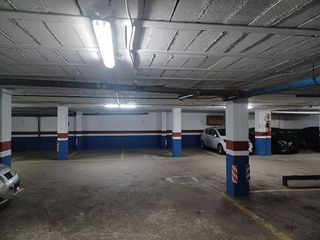 Garaje en venta en León en Sevilla