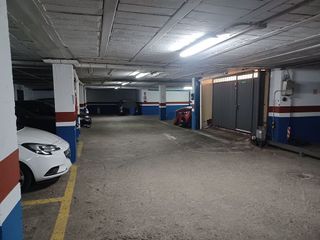 Garaje en venta en León en Sevilla